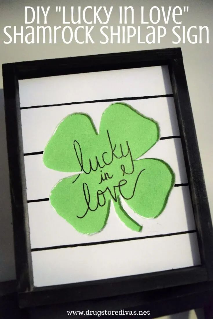 Shamrock Shiplap Sign