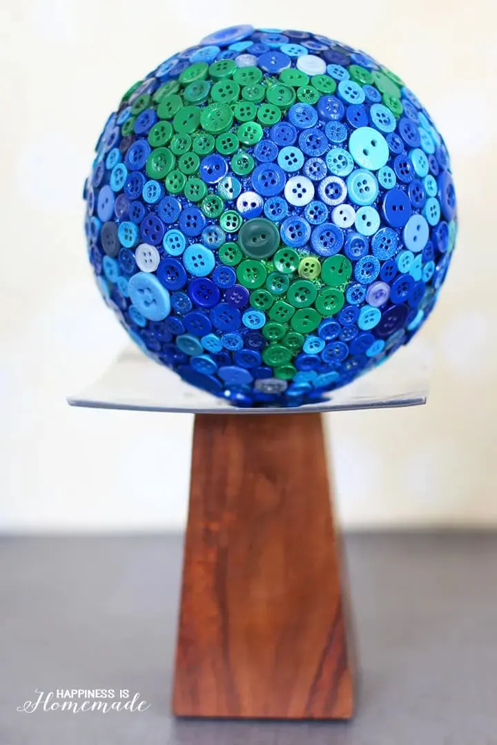 Button Globe