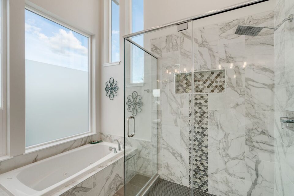 31 Walk-In Shower Ideas to Transform Your Bathroom - Craftsy Hacks