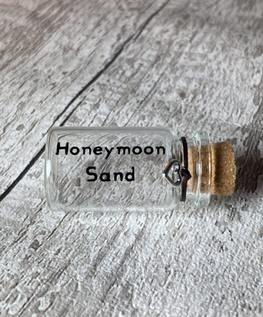31 LastMinute Wedding Gift Ideas They’ll Love Craftsy Hacks