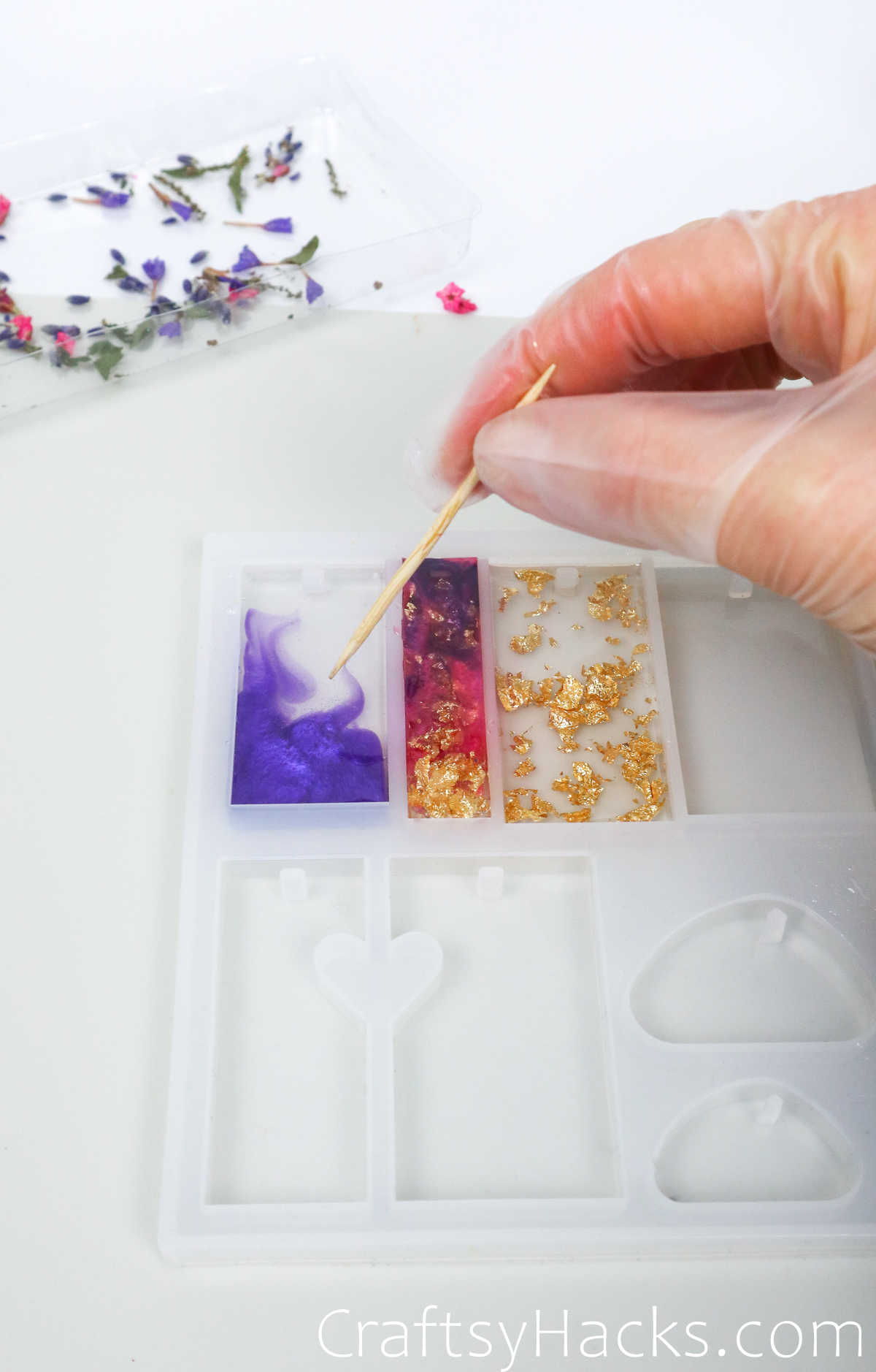 mixing color dye into resin