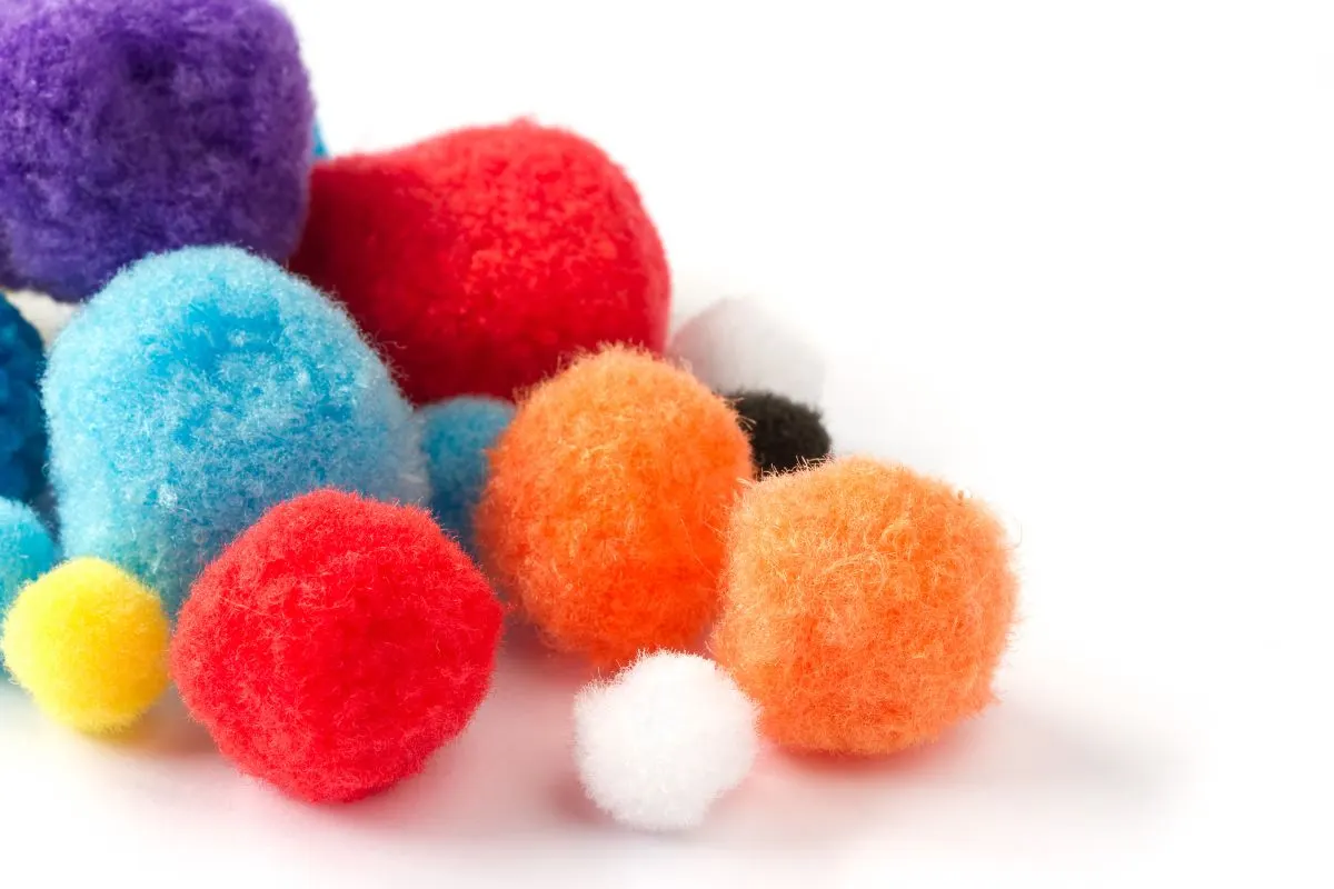 pom pom water sensory bin