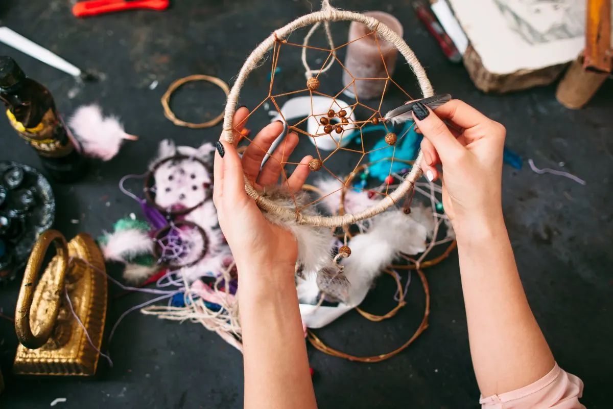 DIY Dream Catcher Party Craft - Taz and Belly  Birthday party crafts,  Girls birthday party, Sleepover birthday parties