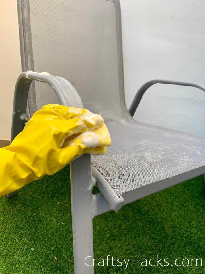 21 Frugal Ways to Use Dish Soap Craftsy Hacks