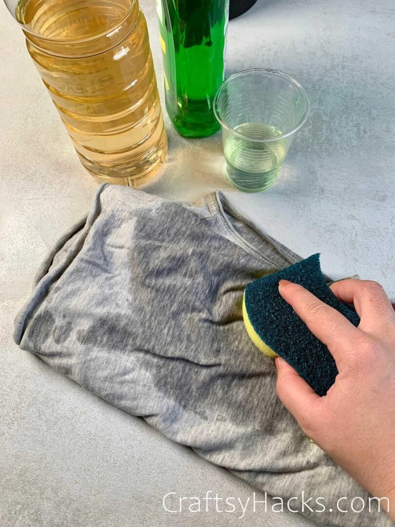 21 Frugal Ways To Use Dish Soap Craftsy Hacks   15. Remove Food Stains From Clothing 810x1080 