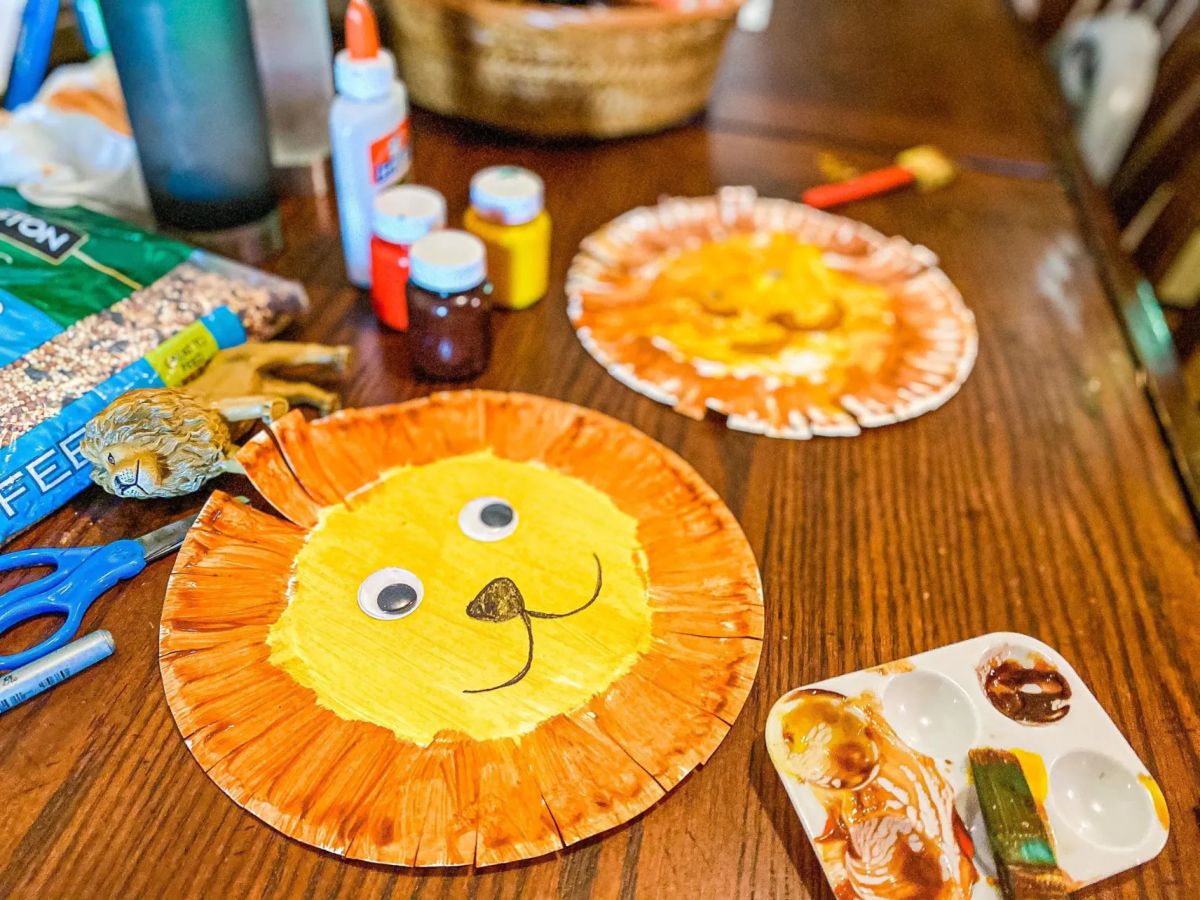 paper plate lion craft