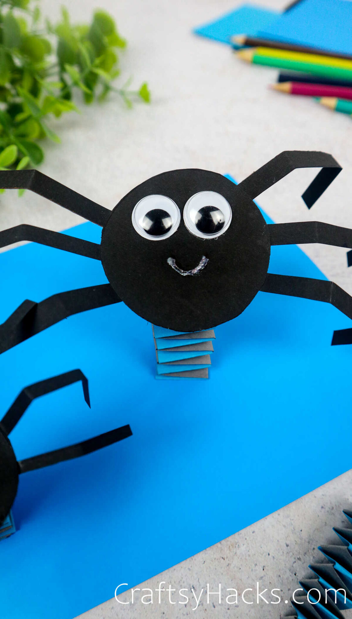 DIY Paper Spider (Step-by-Step) - Craftsy Hacks