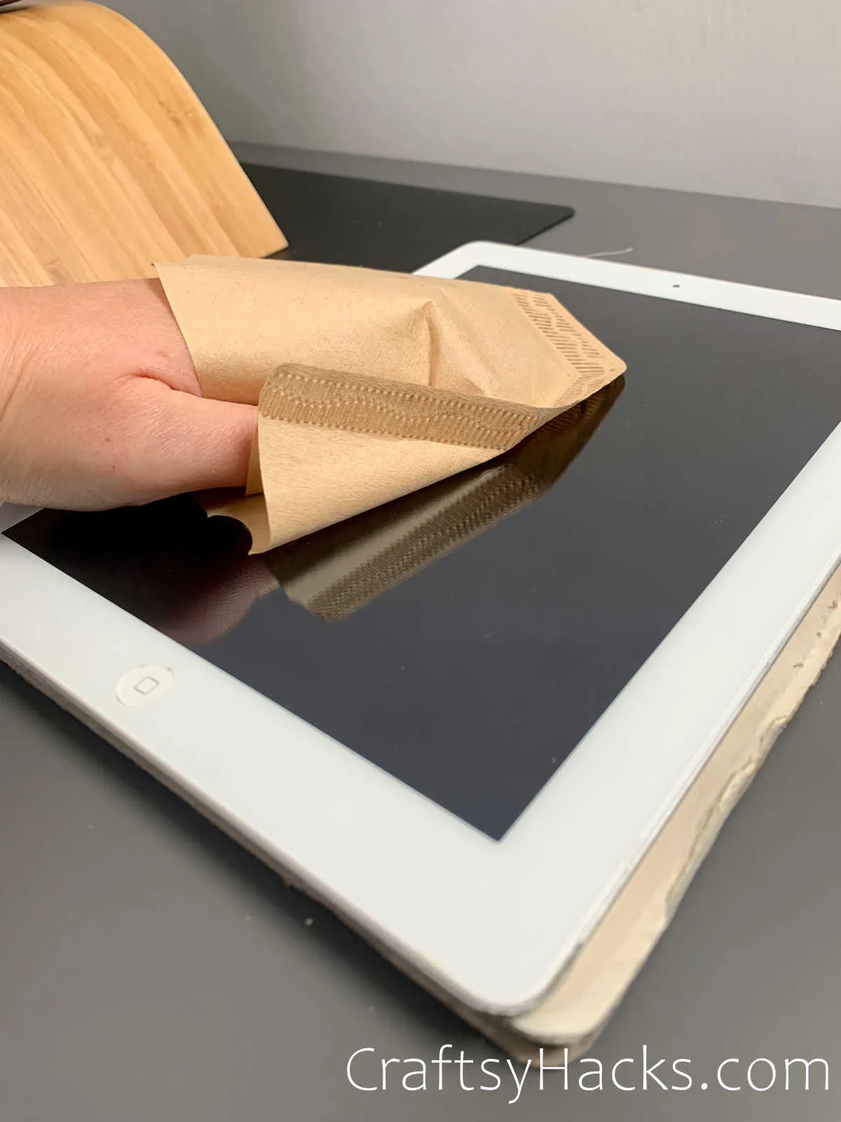 use coffee filter to clean ipad screen