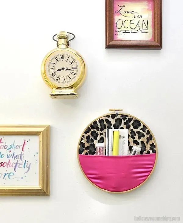 wall art organizer