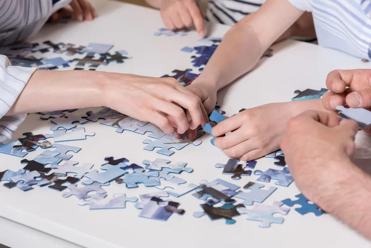 kids playing puzzle