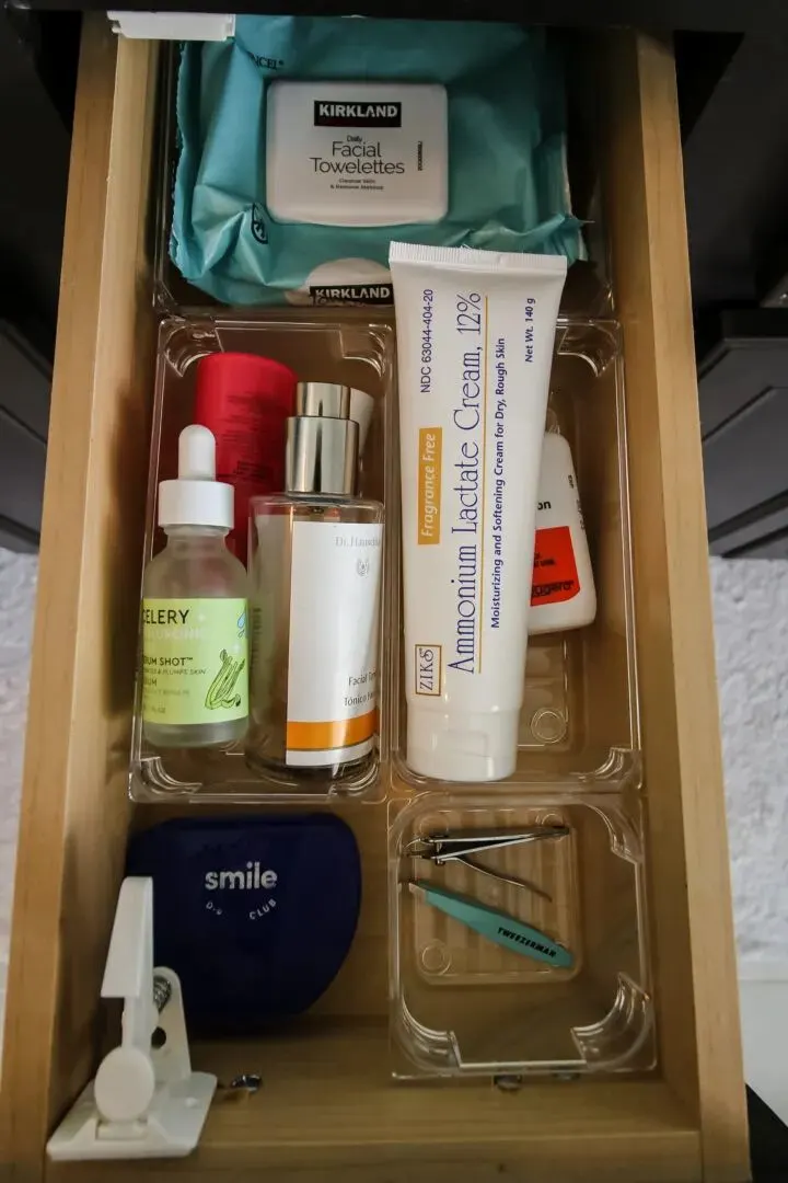 bathroom drawer storage