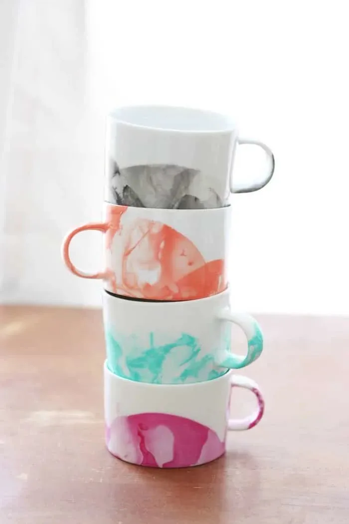 DIY marbled mugs