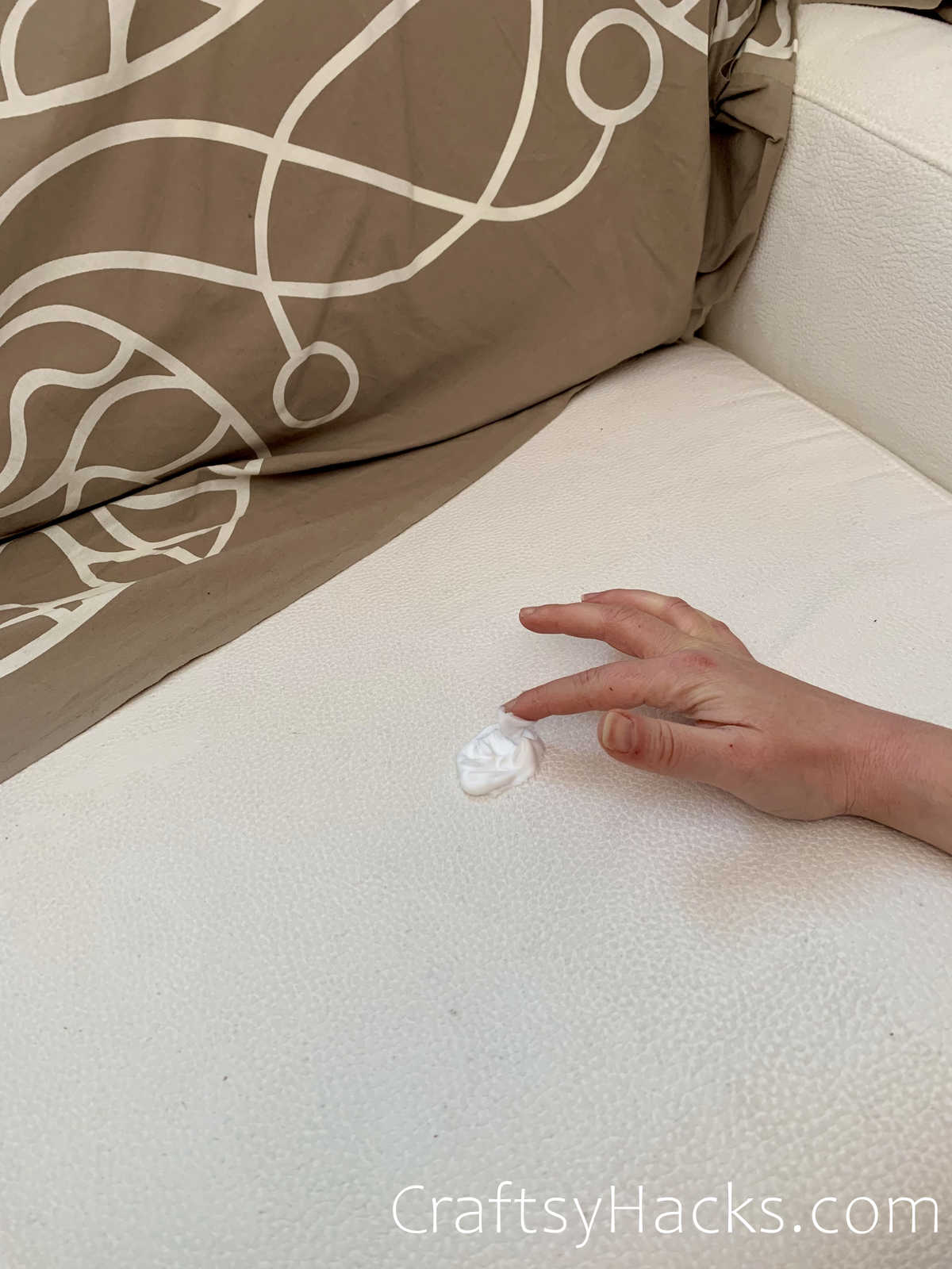 remove sofa stains with shaving foam