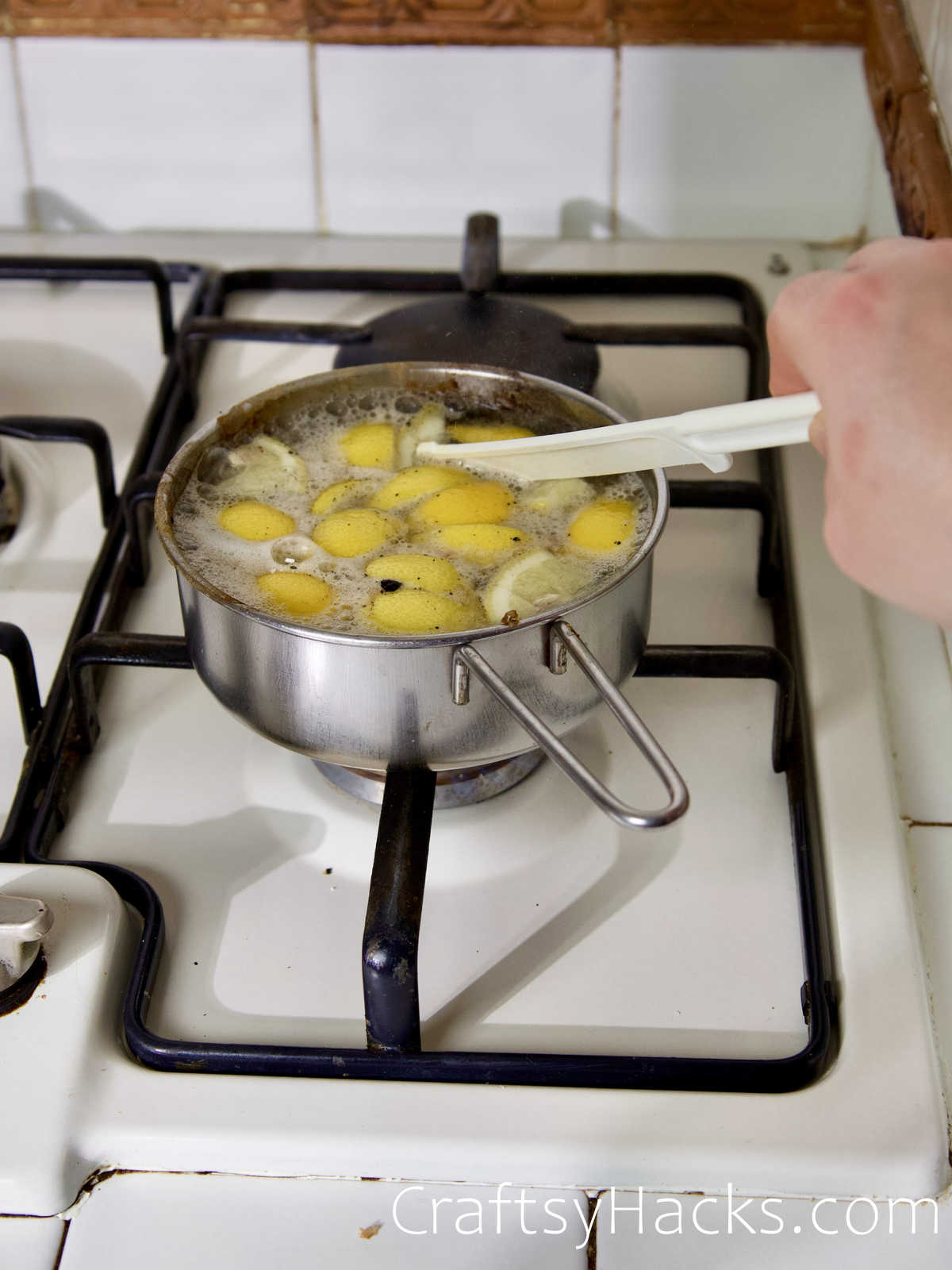 use lemons to clean burnt pots