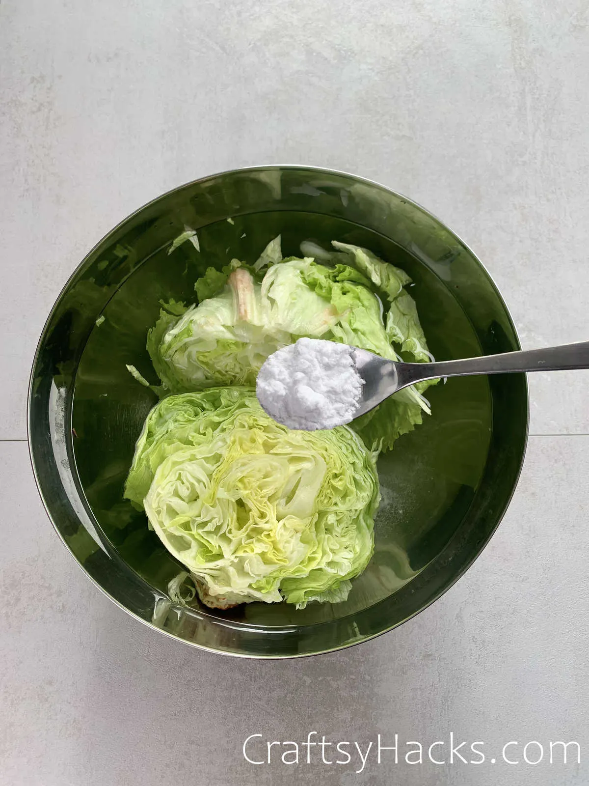 wash lettuce with baking soda