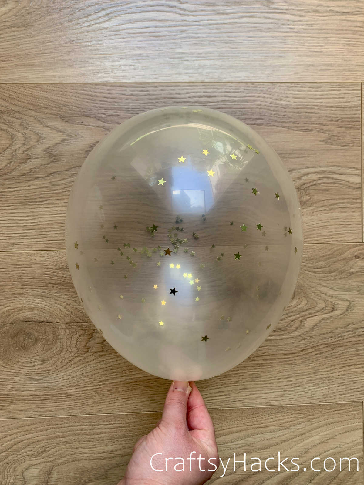 DIY sparkle balloons