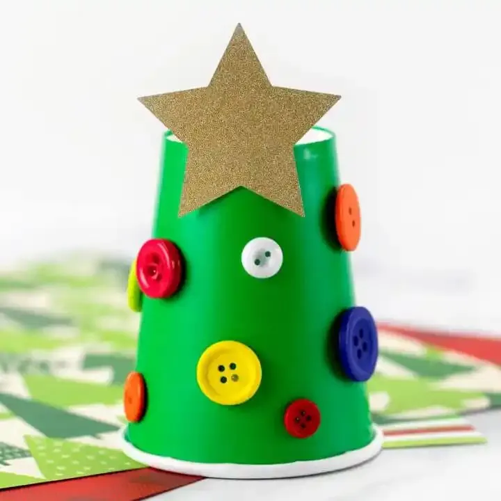 paper cup Christmas tree