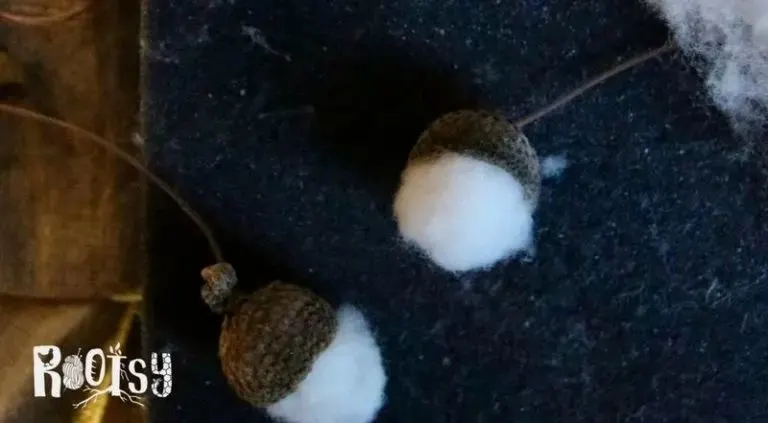 felted acorns