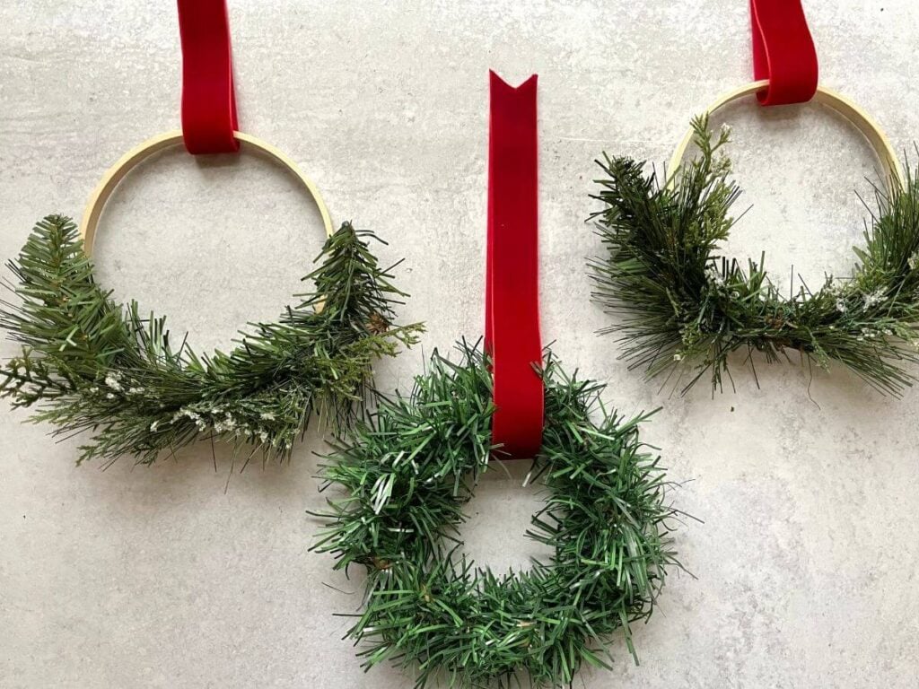 mini christmas wreaths