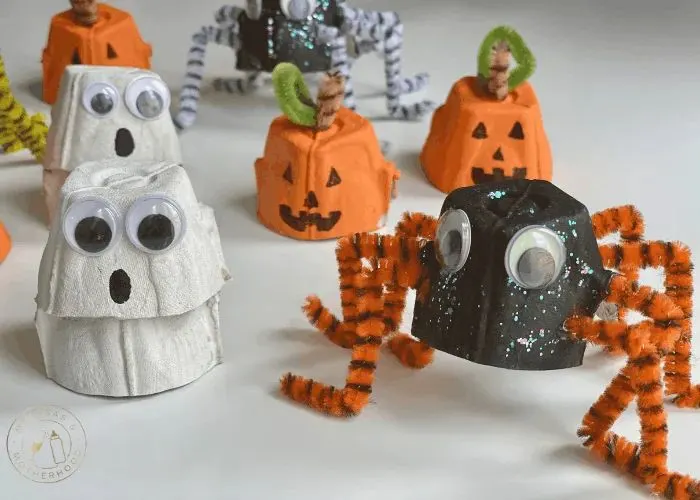 egg carton pumpkins