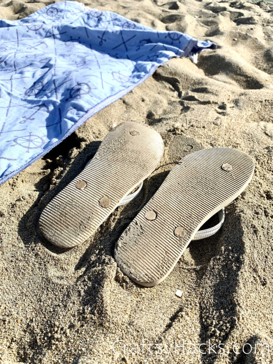 Simple Beach Slapper 21 Beach Hacks You Absolutely Need - Craftsy Hacks