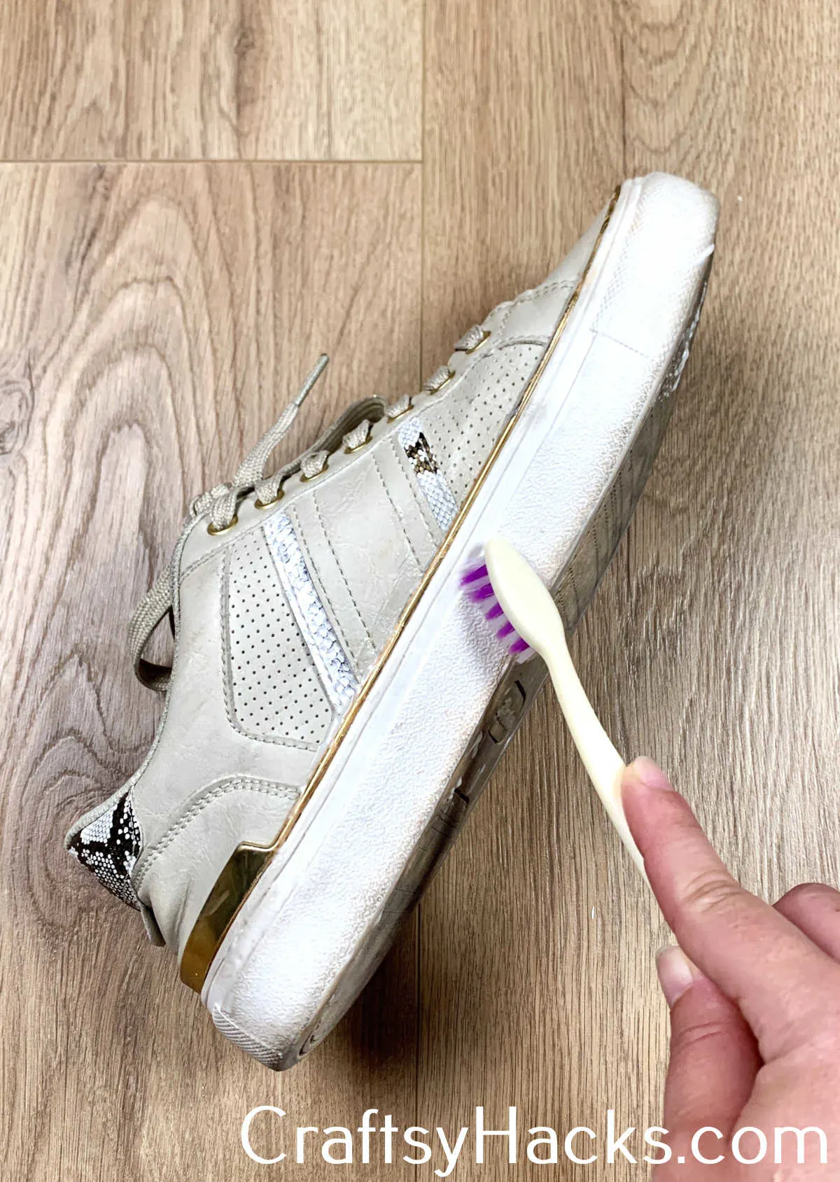 clean shoes with toothpaste