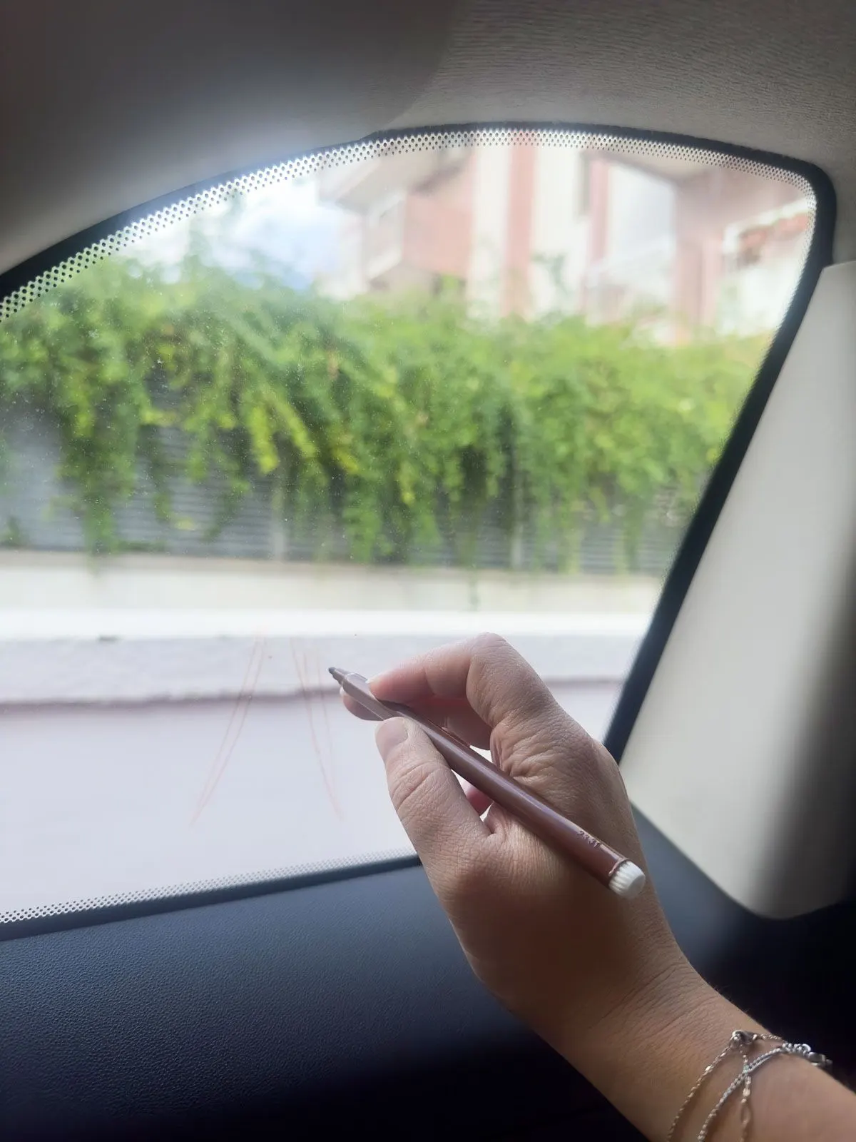 Keep Erasable Markers in the Car for Kids to Colour