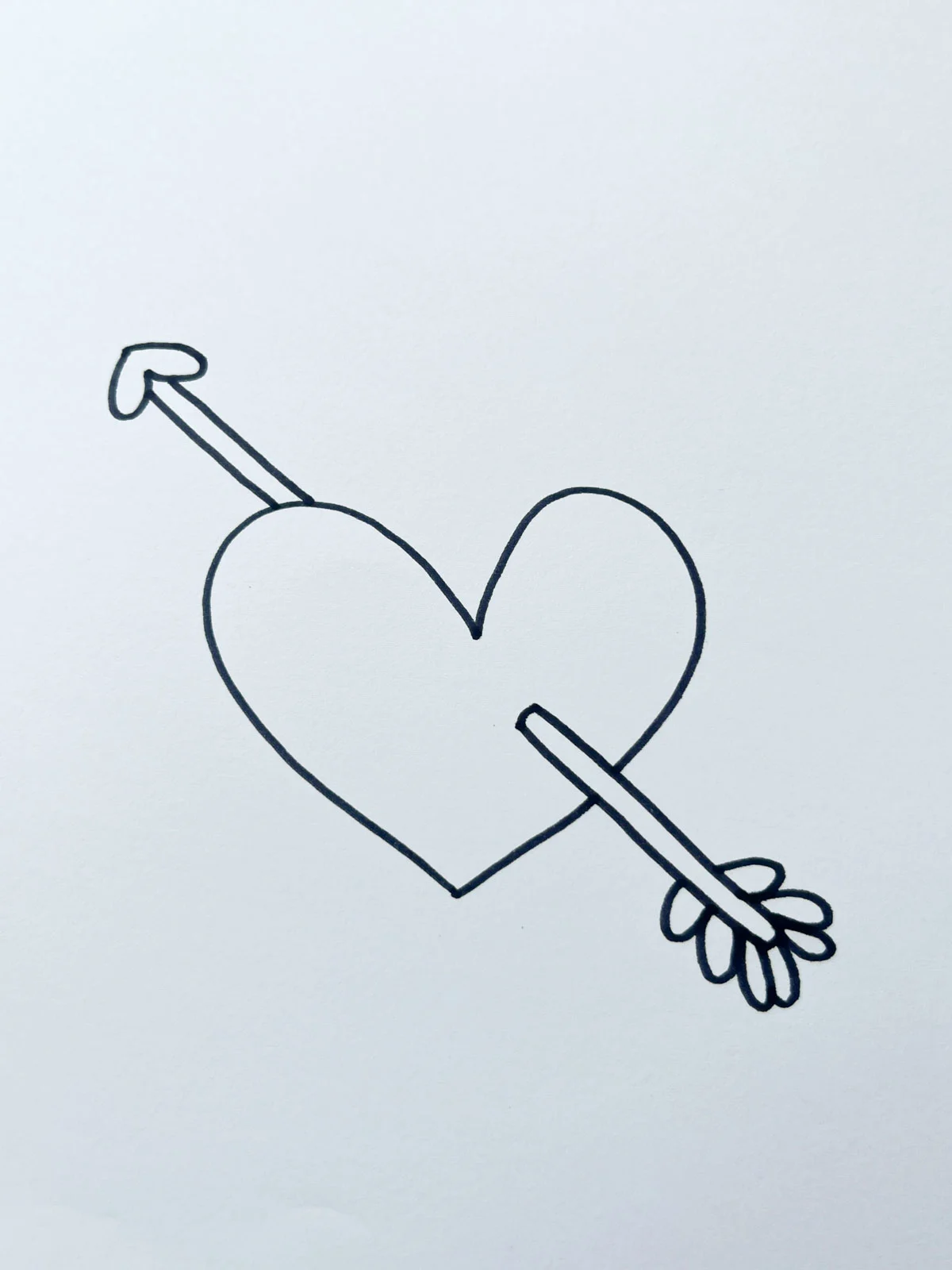 arrow heart drawing