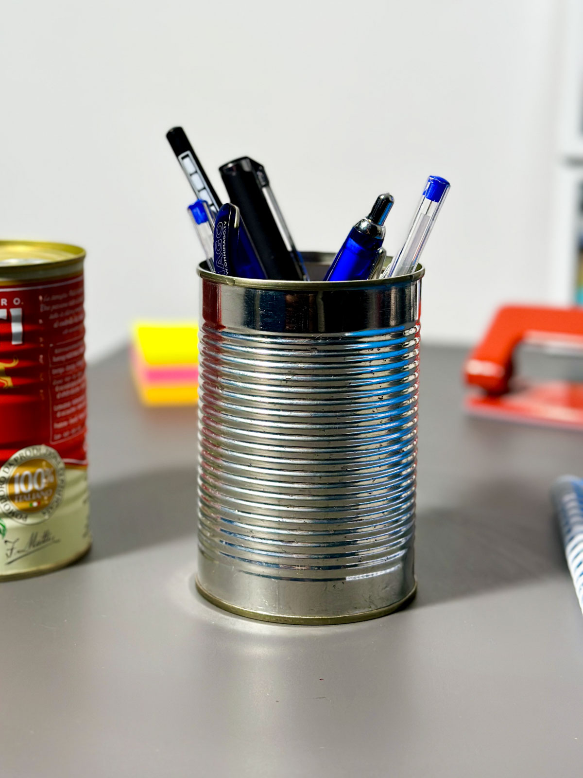  Reuse Tin Cans as Pen Holders