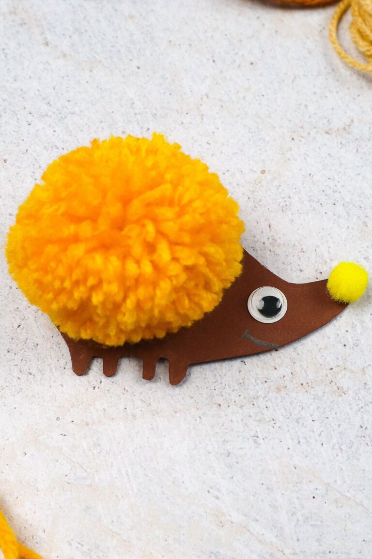 DIY Pom Pom Hedgehog - Craftsy Hacks