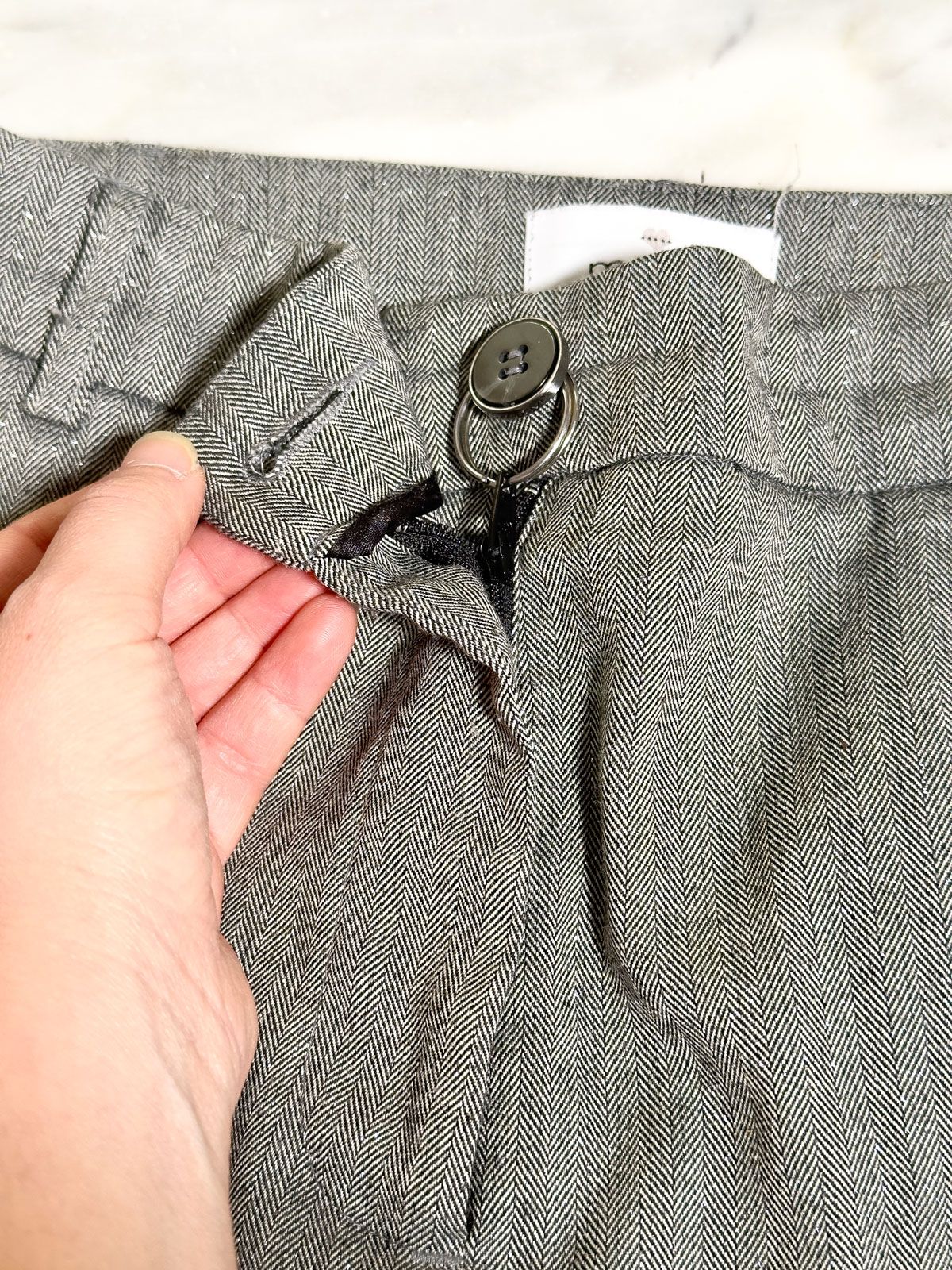  Prevent the Zipper from Dropping Down