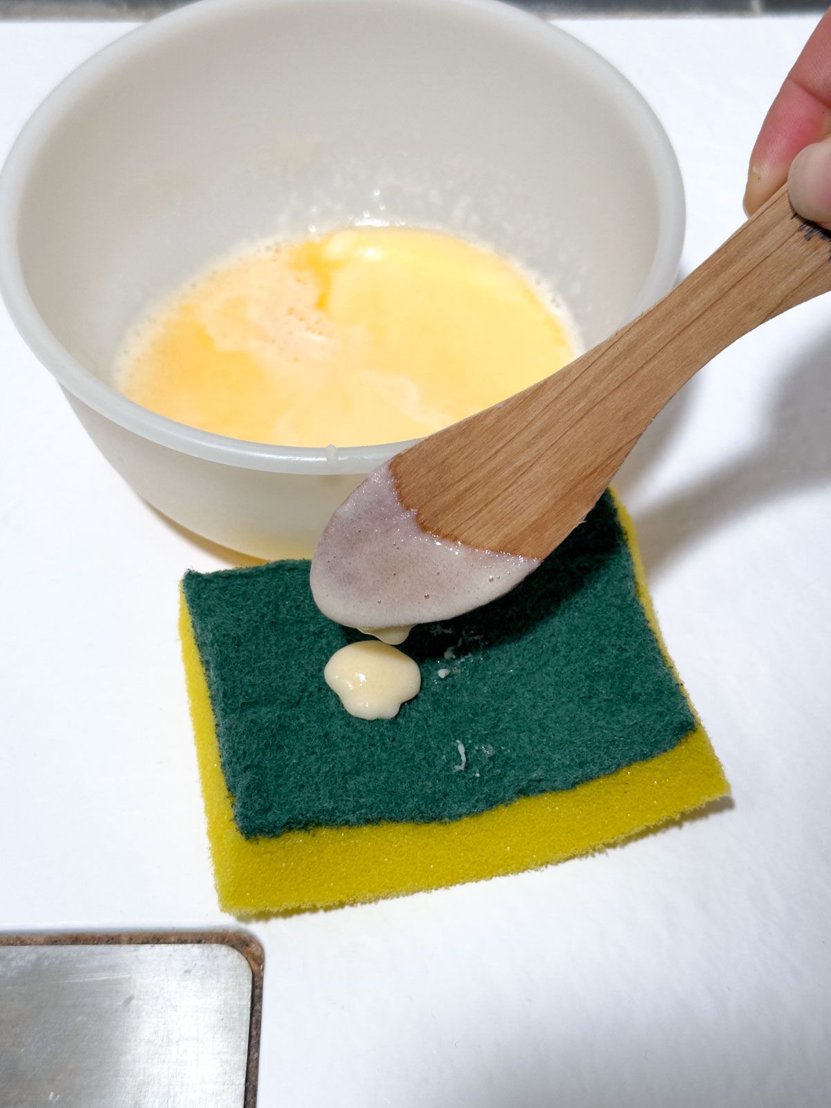 Make an all Purpose Cleaner with Dishwashing Liquid and Baking Soda