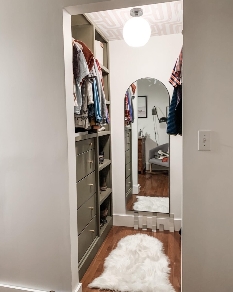 31 The Most Clever Small Walk-In Closet Ideas - Craftsy Hacks