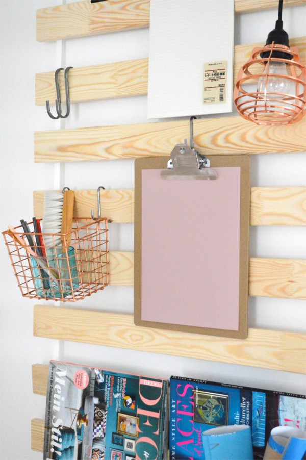 Bed Slat Wall Hanger