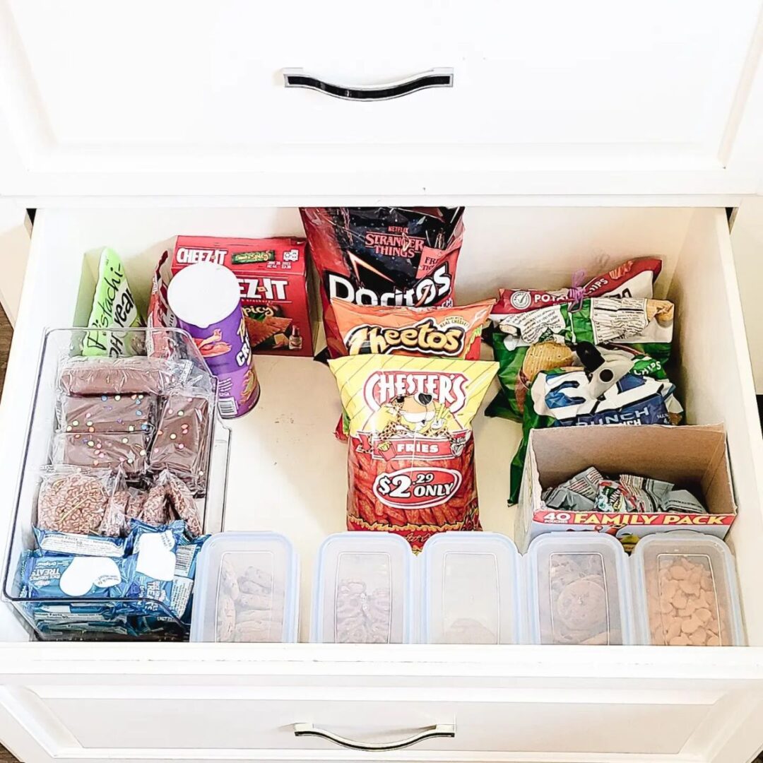 Messy Drawers? 21 Must-See Kitchen Drawer Organizing Ideas - Craftsy Hacks