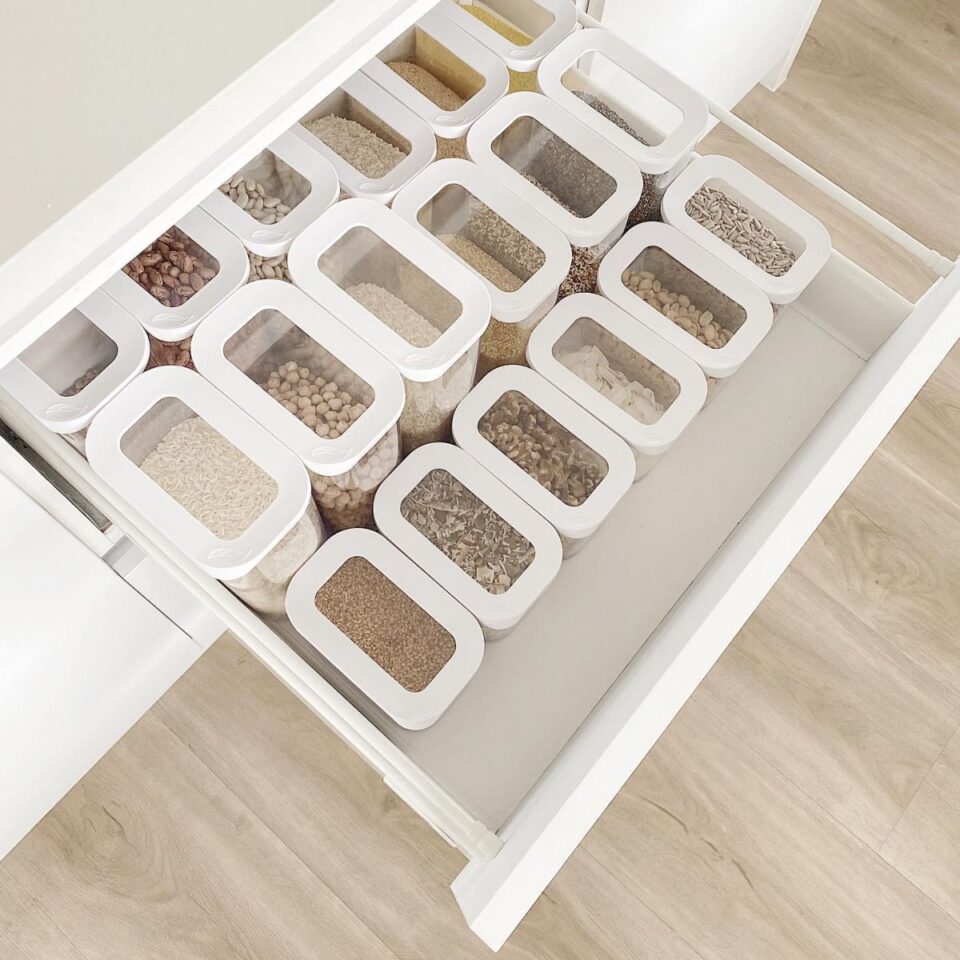 Messy Drawers? 21 Must-See Kitchen Drawer Organizing Ideas - Craftsy Hacks