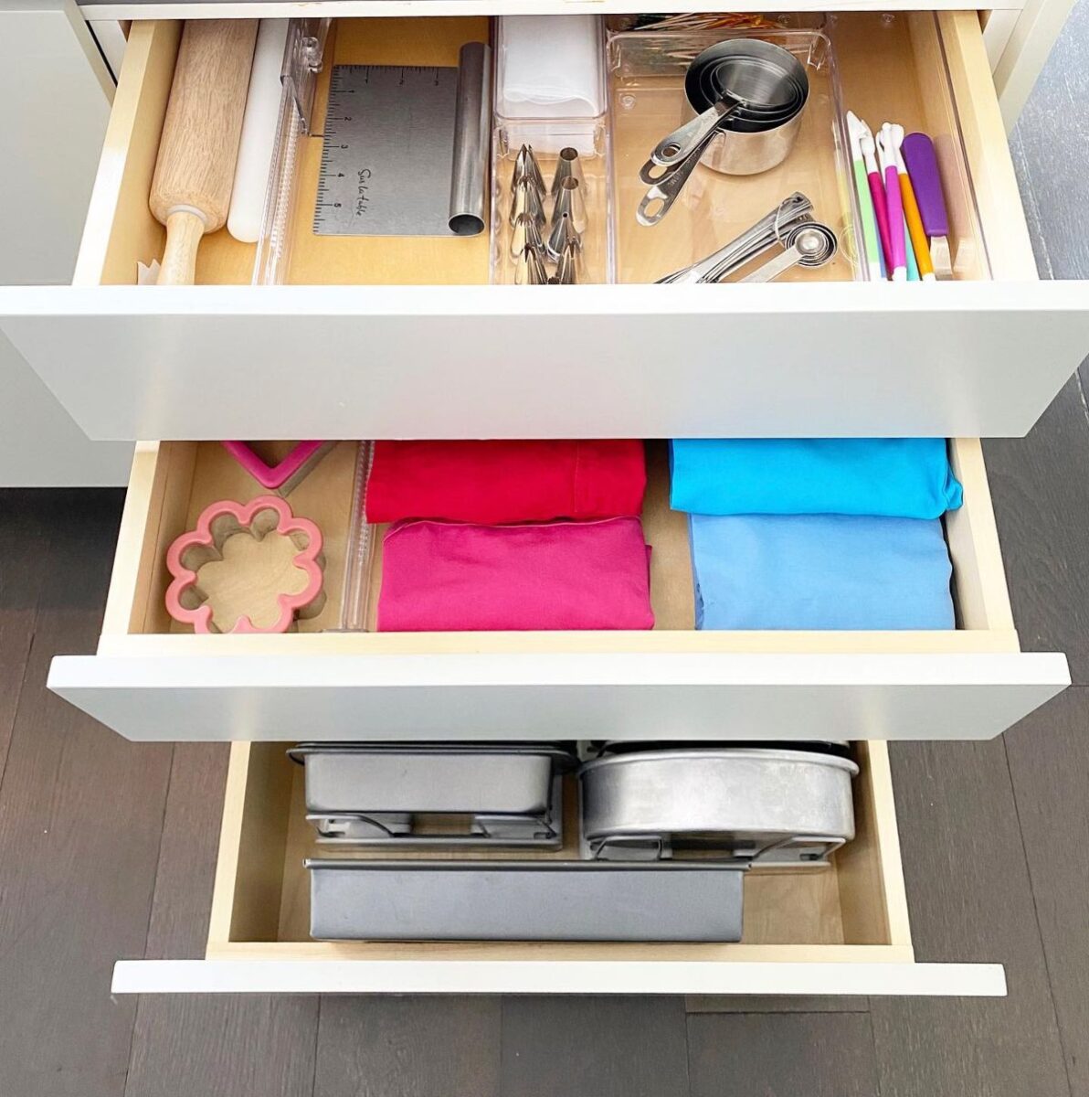 Messy Drawers? 21 Must-See Kitchen Drawer Organizing Ideas - Craftsy Hacks