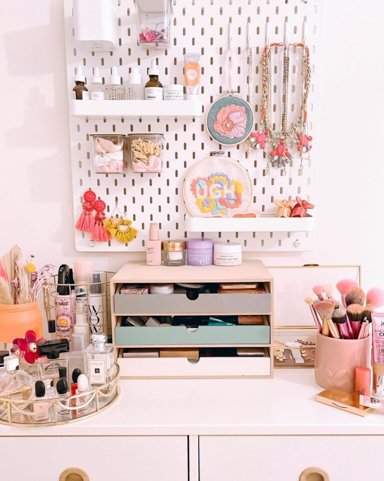 21 Smart Bedroom Organization Ideas That'll Declutter Your Space ...