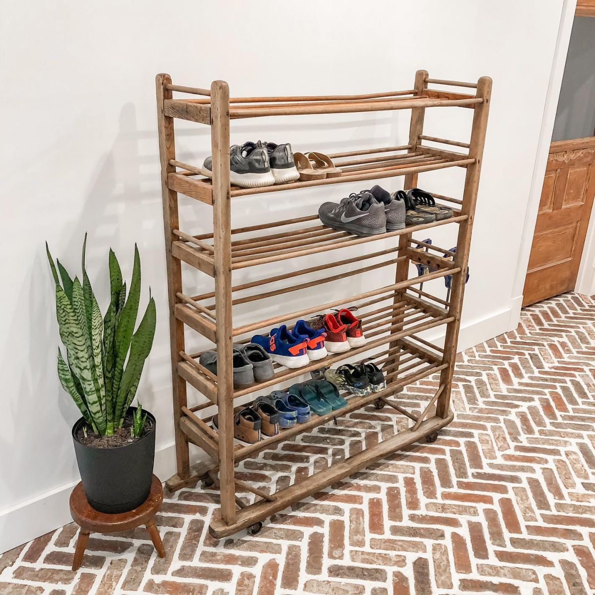 shoe rack