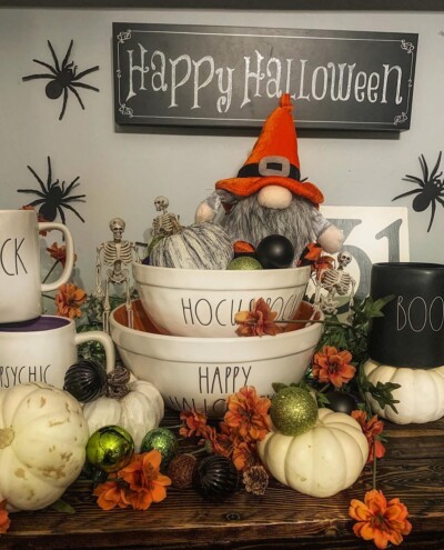 31 Scary Halloween Indoor Decorating Ideas - Craftsy Hacks