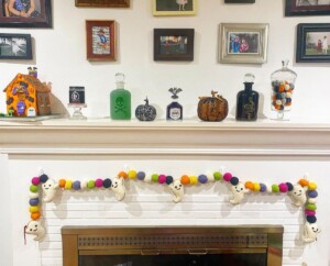 31 Scary Halloween Indoor Decorating Ideas - Craftsy Hacks