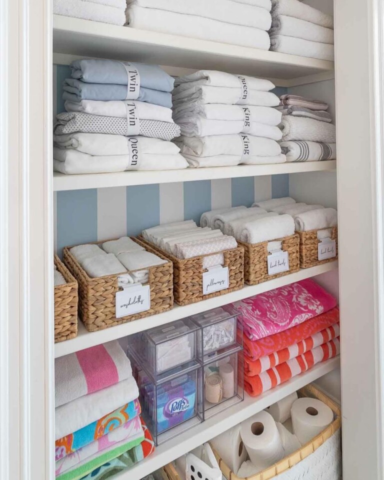 21 Smart Linen Closet Organizing Ideas - Craftsy Hacks