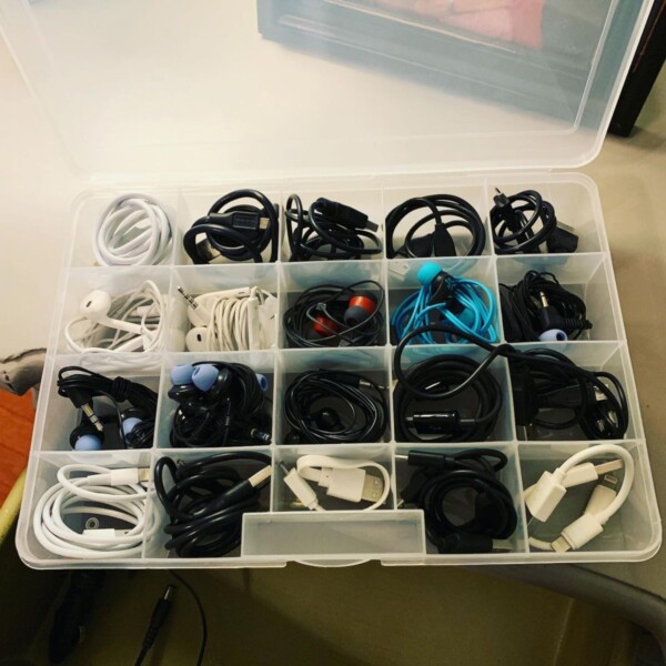 17 Clever Cord & Cable Organization Hacks - Craftsy Hacks