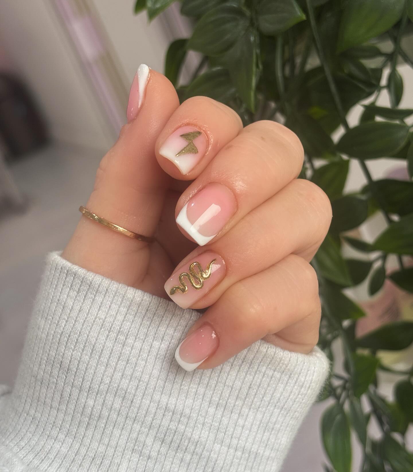 golden snake nails