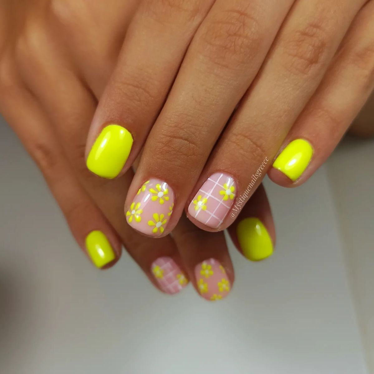 sunshine nails