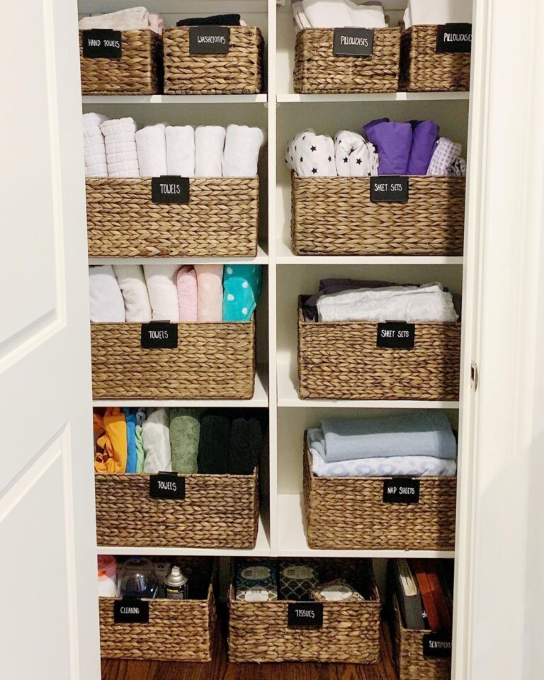 21 Smart Linen Closet Organizing Ideas - Craftsy Hacks