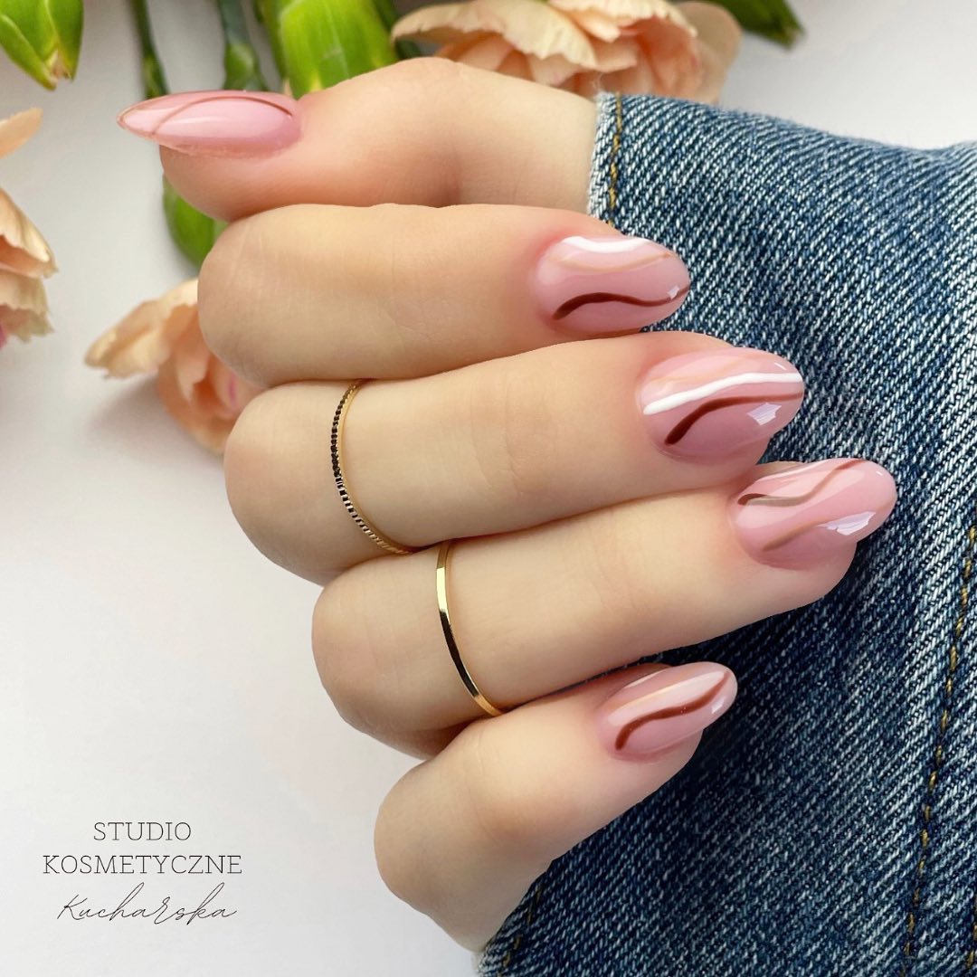 15. Brown Nail Art