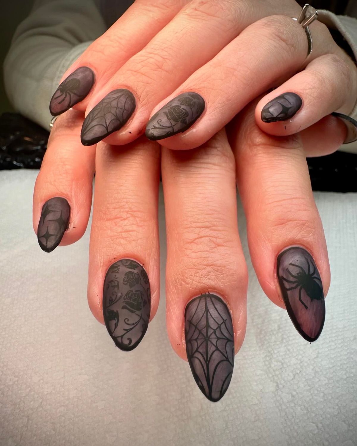 15. Smoky Halloween Nails