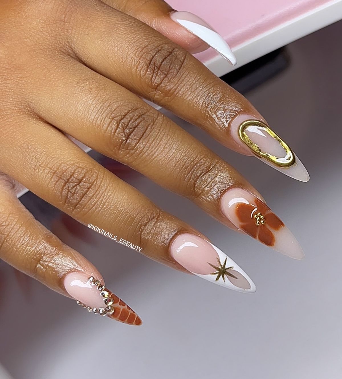 19. Chrome Gel with Stunning Florals