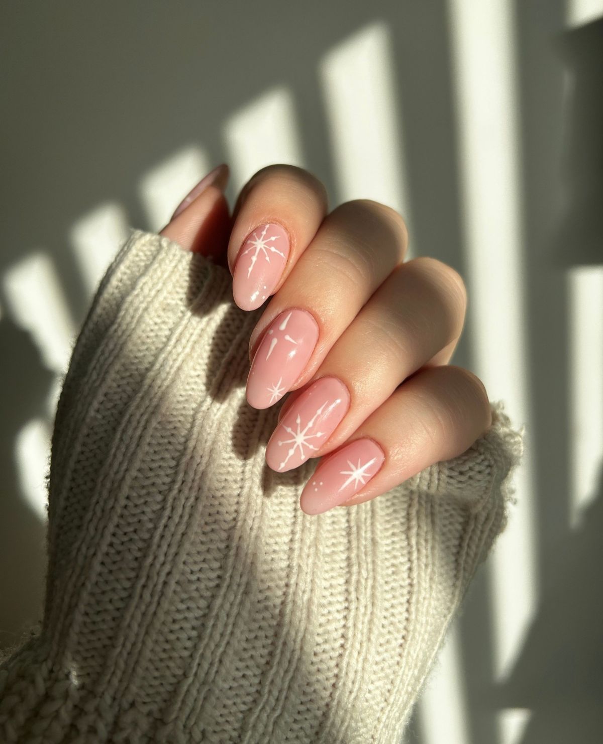 27. Minimalist Christmas Nails
